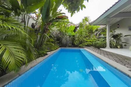 Hideaways Seminyak Villa Екстер'єр фото